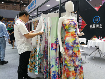 500余家企业携45万款面料亮相秋季纺博会，法律护航纺织贸易新篇章